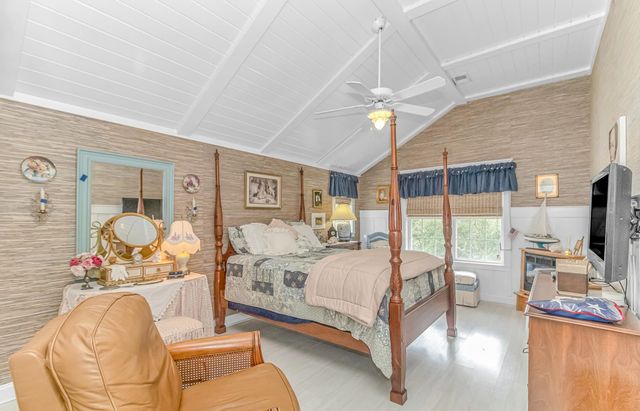 106 Edwards Ave., Murrells Inlet, SC 29576