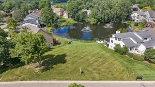 1062 Forest Bay Drive, Waterford, MI 48328