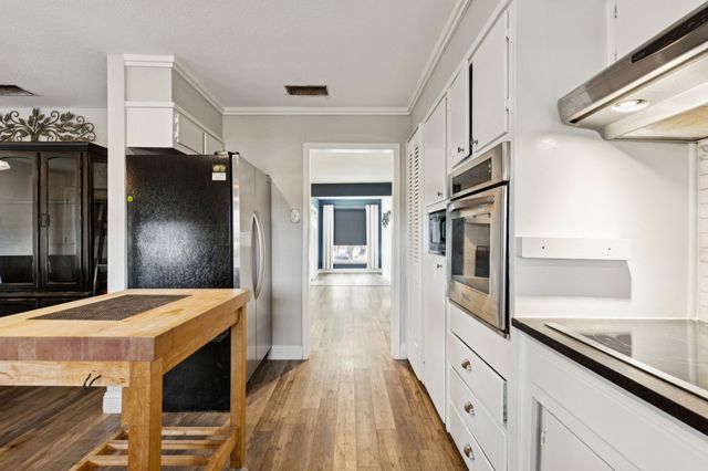 405 College Avenue, Keller, TX 76248