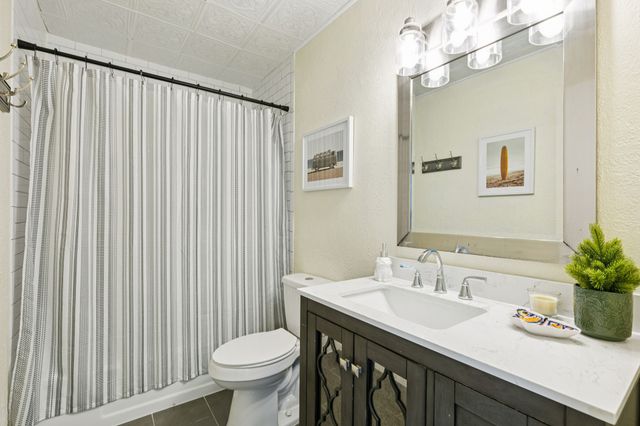 405 College Avenue, Keller, TX 76248