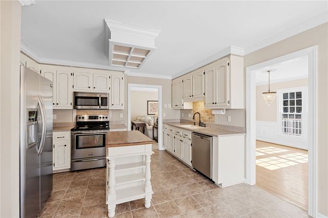 10 Gables Way, Greenville, SC 29615