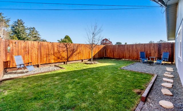 1243 Parkside Drive, Mckinleyville, CA 95519