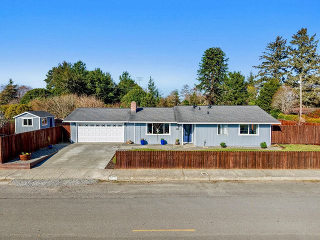 1243 Parkside Drive, Mckinleyville, CA 95519