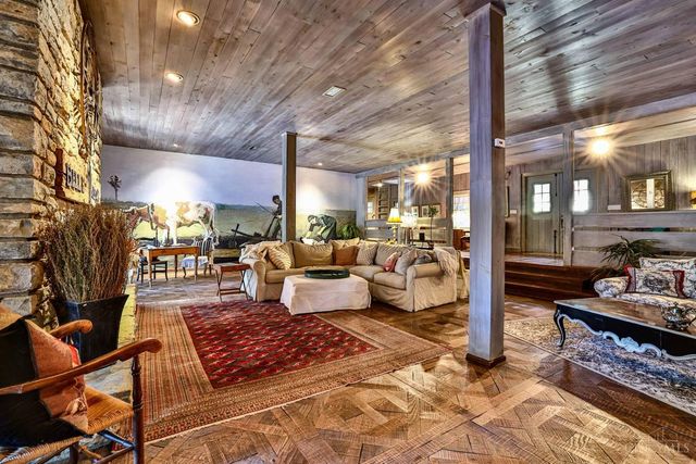 7925 Spiritwood Court, Indian Hill, OH 45243