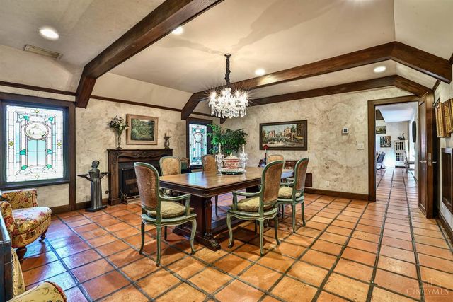 7925 Spiritwood Court, Indian Hill, OH 45243