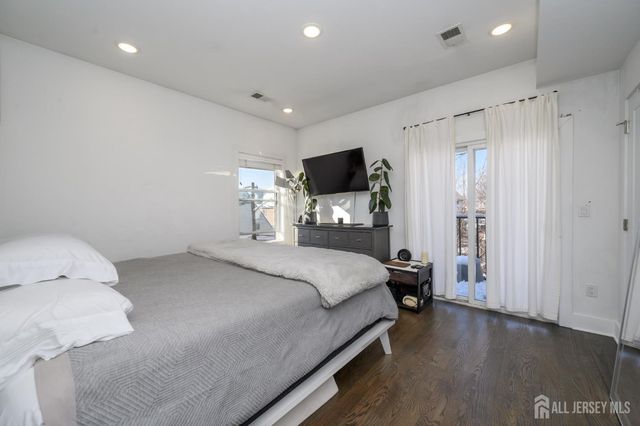 197 Garfield Avenue, Jersey City, NJ 07305