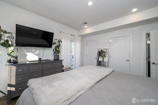 197 Garfield Avenue, Jersey City, NJ 07305