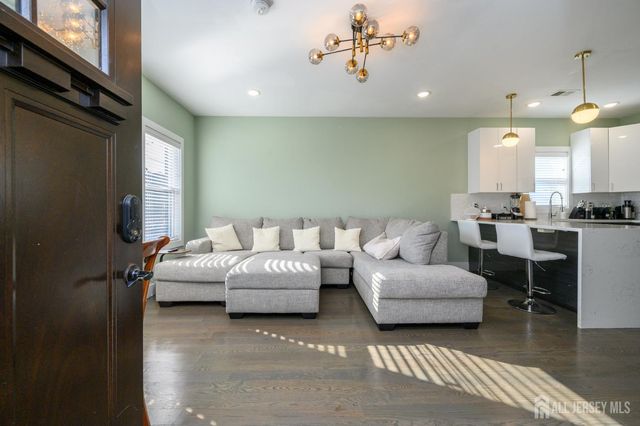 197 Garfield Avenue, Jersey City, NJ 07305