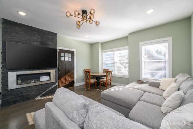 197 Garfield Avenue, Jersey City, NJ 07305