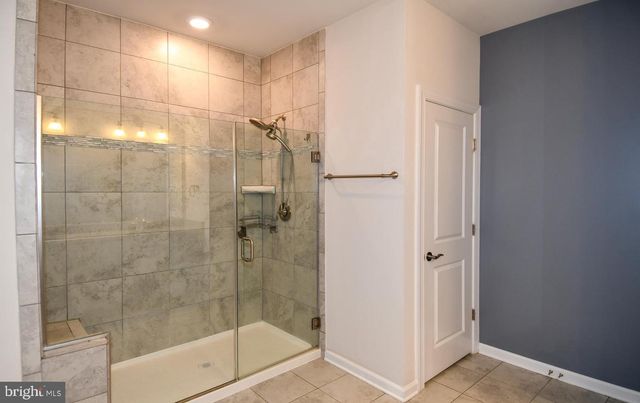 20739 HERON LANDING DR, Sterling, VA 20166