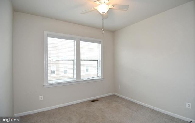 20739 HERON LANDING DR, Sterling, VA 20166