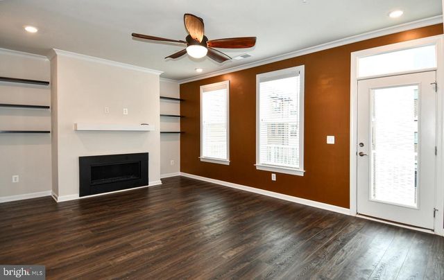20739 HERON LANDING DR, Sterling, VA 20166