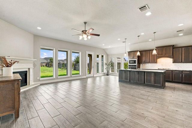 6914 Red Oak Drive, Katy, TX 77493