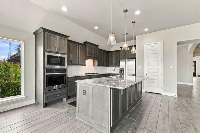 6914 Red Oak Drive, Katy, TX 77493