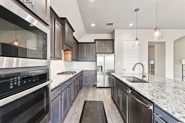 6914 Red Oak Drive, Katy, TX 77493