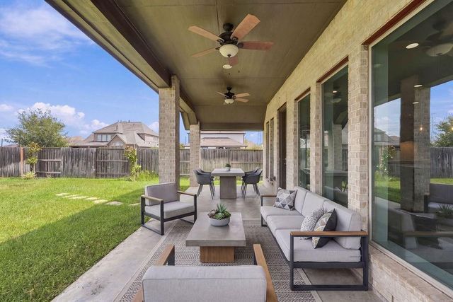 6914 Red Oak Drive, Katy, TX 77493