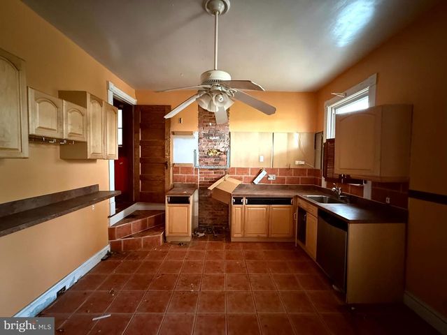 2721 N CALVERT ST, Baltimore, MD 21218