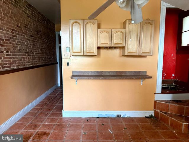 2721 N CALVERT ST, Baltimore, MD 21218