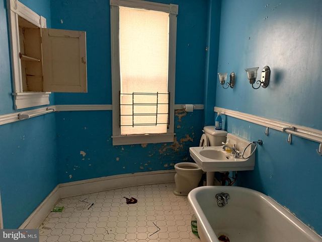 2721 N CALVERT ST, Baltimore, MD 21218