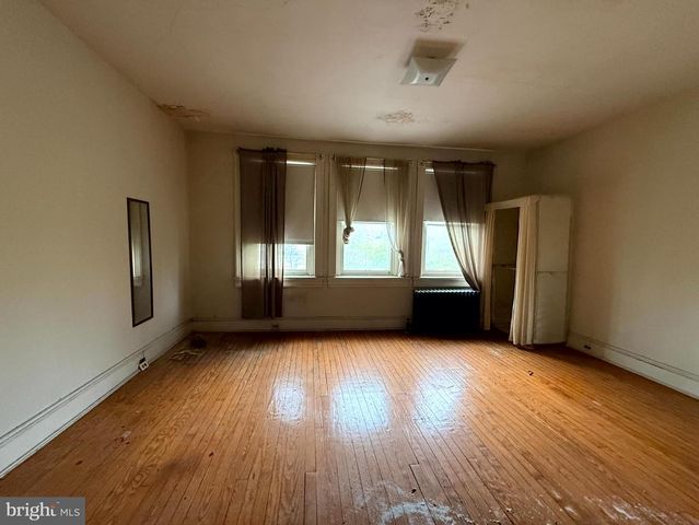2721 N CALVERT ST, Baltimore, MD 21218