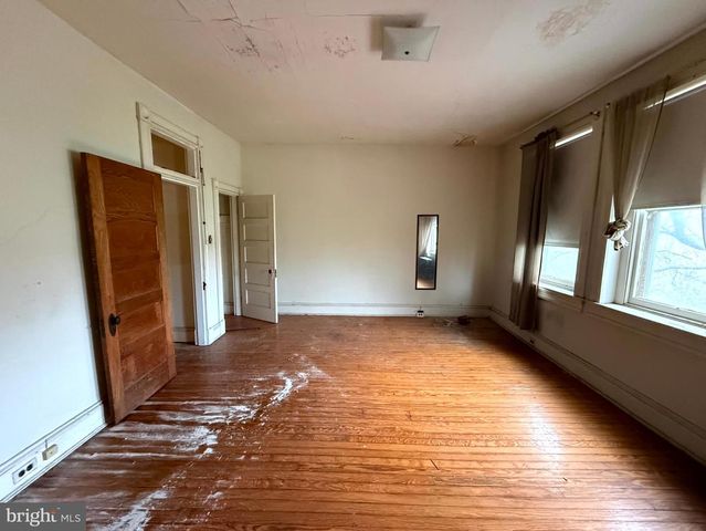 2721 N CALVERT ST, Baltimore, MD 21218