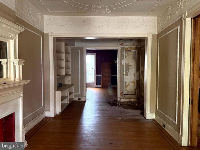 2721 N CALVERT ST, Baltimore, MD 21218