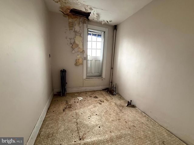 2721 N CALVERT ST, Baltimore, MD 21218
