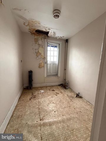 2721 N CALVERT ST, Baltimore, MD 21218