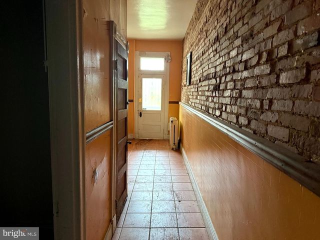 2721 N CALVERT ST, Baltimore, MD 21218