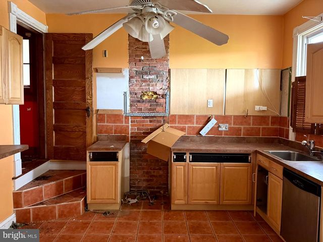 2721 N CALVERT ST, Baltimore, MD 21218