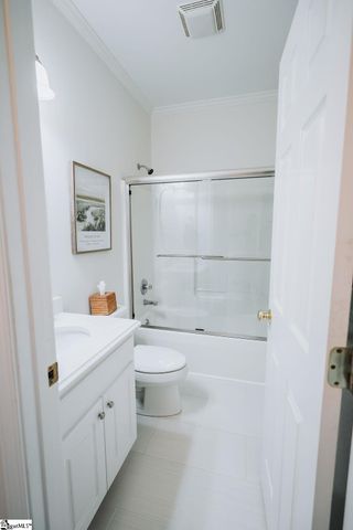 6 Lanshore Court, Taylors, SC 29687