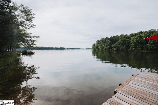 6 Lanshore Court, Taylors, SC 29687