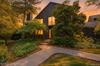 32 Haverhill Court, Ann Arbor, MI 48105