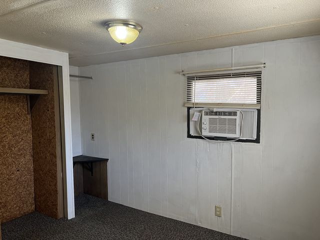 216 Brookhollow Dr, Ashland City, TN 37015