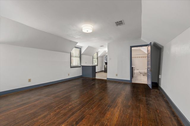 4720 Collinwood Avenue, Fort Worth, TX 76107