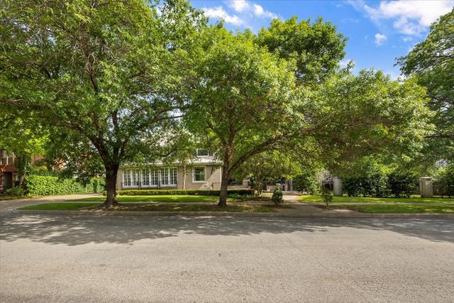 4720 Collinwood Avenue, Fort Worth, TX 76107