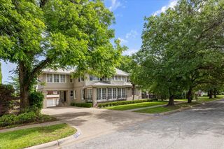 4720 Collinwood Avenue, Fort Worth, TX 76107