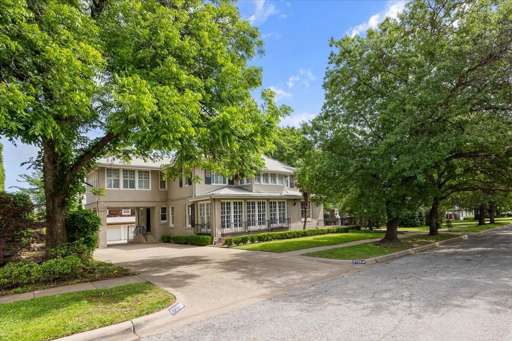 4720 Collinwood Avenue, Fort Worth, TX 76107
