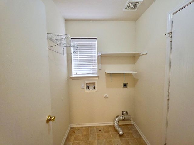 204 Delby ST, Hutto, TX 78634