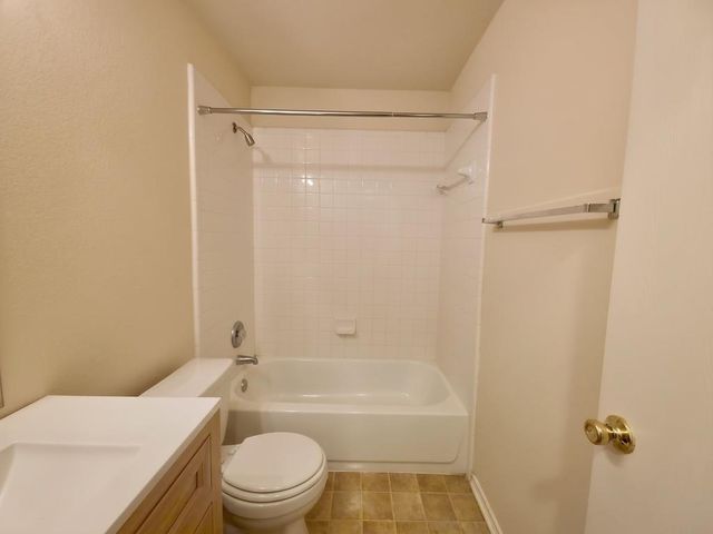 204 Delby ST, Hutto, TX 78634