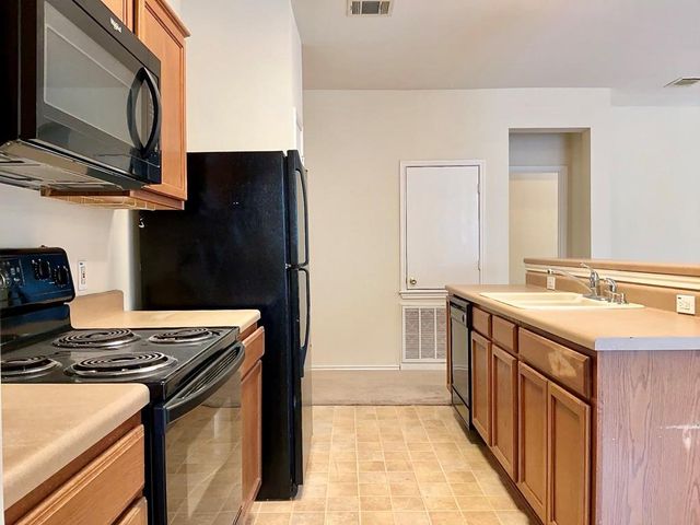 204 Delby ST, Hutto, TX 78634