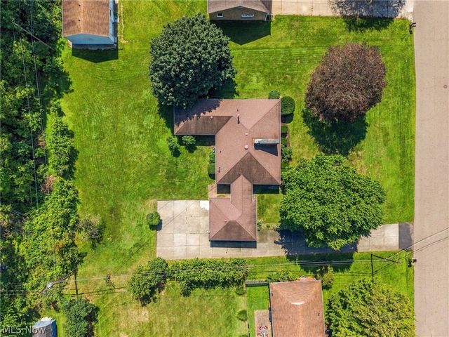 5738 Griffith Avenue NW, North Canton, OH 44720