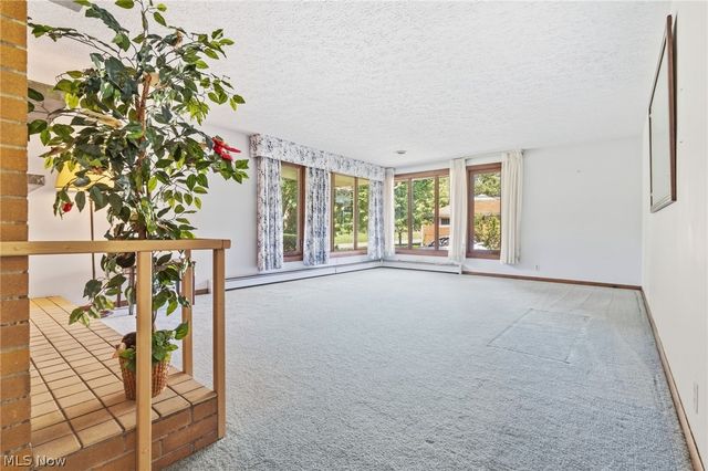 5738 Griffith Avenue NW, North Canton, OH 44720