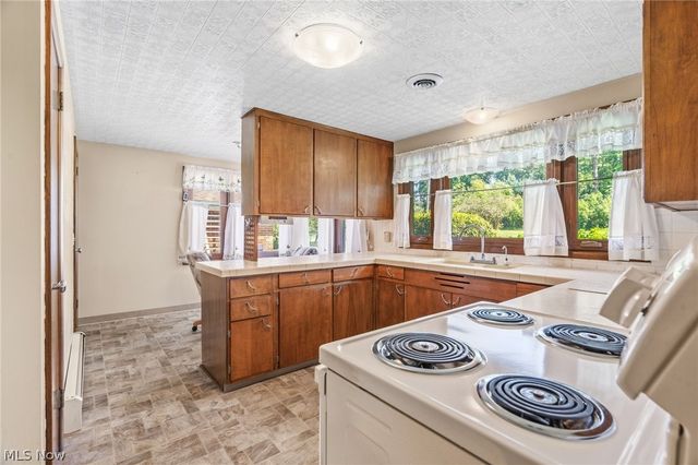5738 Griffith Avenue NW, North Canton, OH 44720