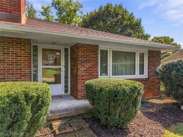 5738 Griffith Avenue NW, North Canton, OH 44720