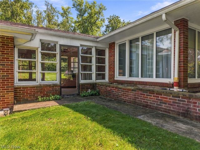 5738 Griffith Avenue NW, North Canton, OH 44720