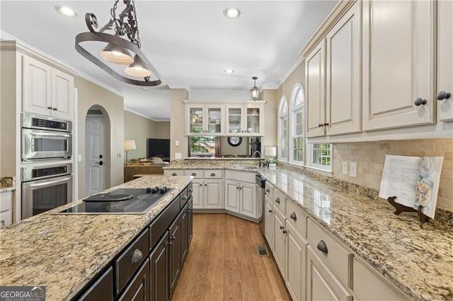 1024 Avery Creek Drive, Woodstock, GA 30188