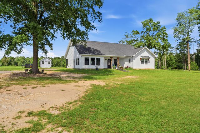 927 Aggie Avenue, Livingston, TX 77351