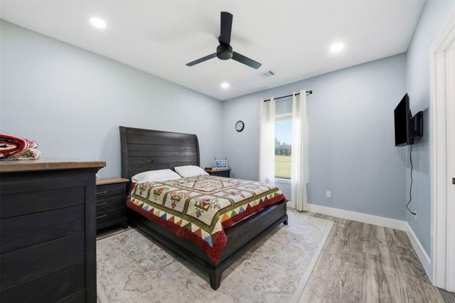 927 Aggie Avenue, Livingston, TX 77351