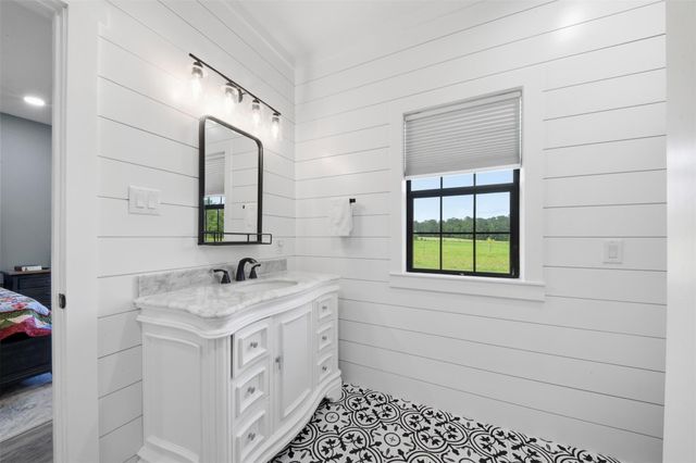 927 Aggie Avenue, Livingston, TX 77351